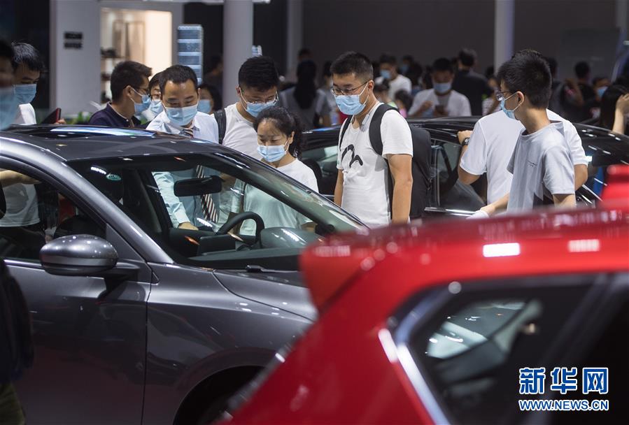 （在習近平新時代中國特色社會主義思想指引下&mdash;&mdash;新時代新作為新篇章&middot;習近平總書記關切事&middot;圖文互動）（2）消費回暖市聲新&mdash;&mdash;內需動力不斷釋放的市場觀察