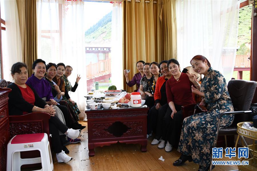 （鄉村振興&middot;圖文互動）（3）村里來了位&ldquo;掏糞書記&rdquo;