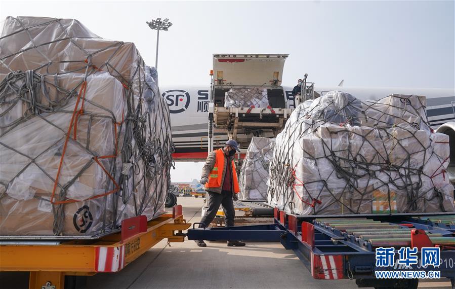 （新華全媒頭條&middot;圖文互動）（4）同舟共濟戰(zhàn)&ldquo;疫&rdquo;記&mdash;&mdash;中國抗擊新冠肺炎疫情全紀實