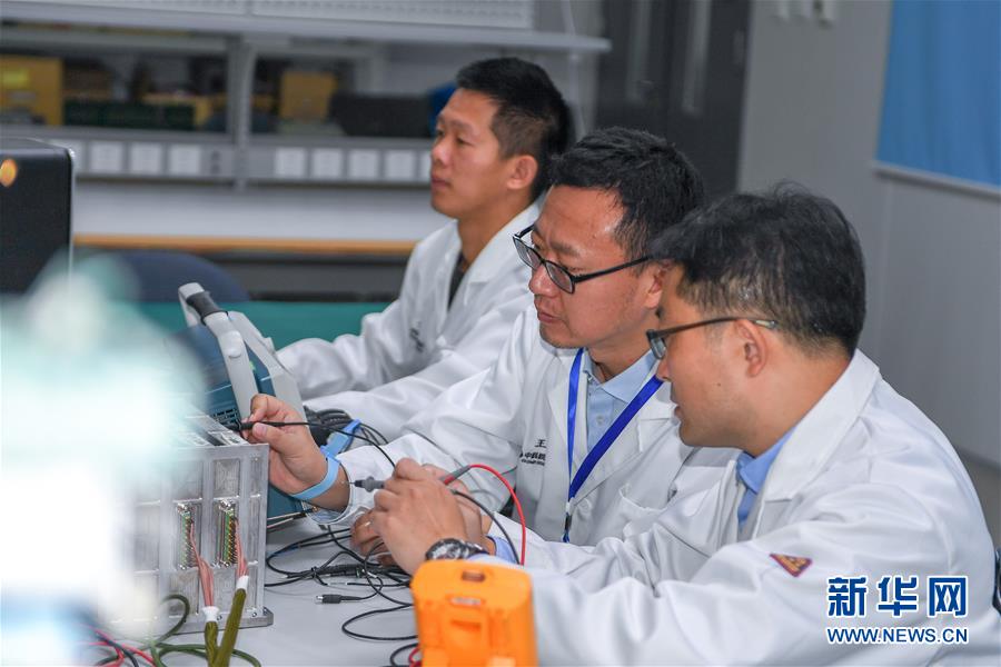 （在習近平新時代中國特色社會主義思想指引下&mdash;&mdash;新時代新作為新篇章&middot;習近平總書記關切事&middot;圖文互動）（2）終不悔為國為民，攀高峰只爭朝夕&mdash;&mdash;來自科學家們的動人故事