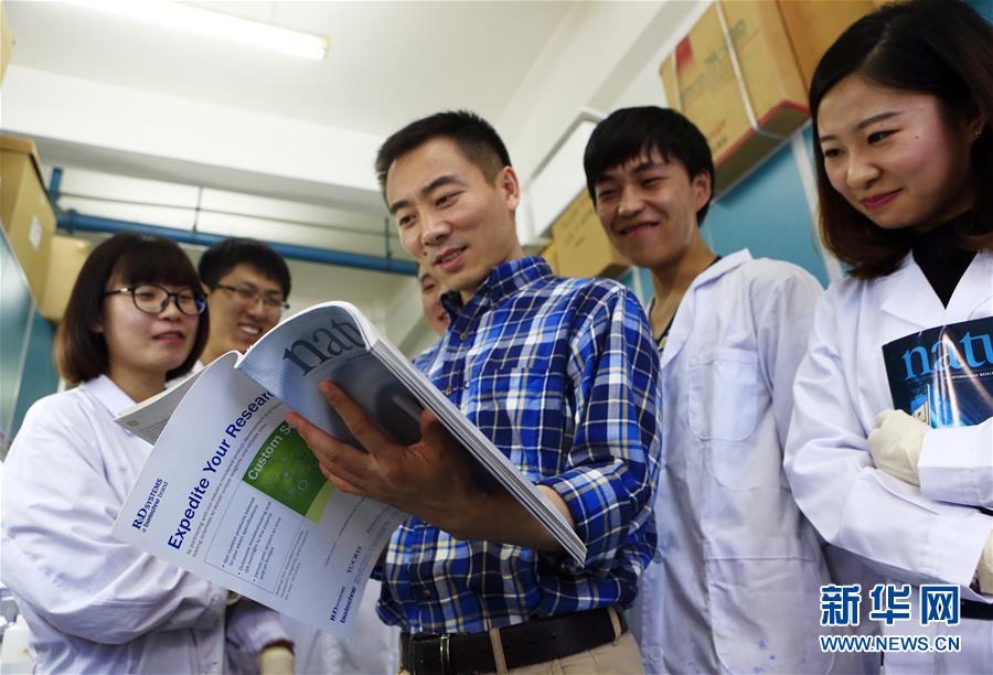 （在習近平新時代中國特色社會主義思想指引下&mdash;&mdash;新時代新作為新篇章&middot;習近平總書記關切事&middot;圖文互動）（4）終不悔為國為民，攀高峰只爭朝夕&mdash;&mdash;來自科學家們的動人故事