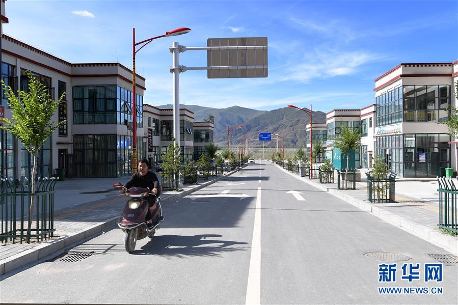 （新華全媒頭條&middot;走向我們的小康生活&middot;決戰(zhàn)決勝脫貧攻堅&middot;圖文互動）（7）兩次遷徙&ldquo;搬窮&rdquo;記&mdash;&mdash;海拔最高縣雙湖的&ldquo;戰(zhàn)貧故事&rdquo;