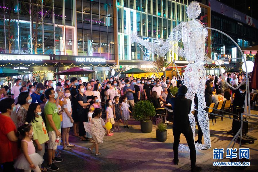 (新華全媒頭條·圖文互動)(9)北京“六穩”“六保”工作一線實錄