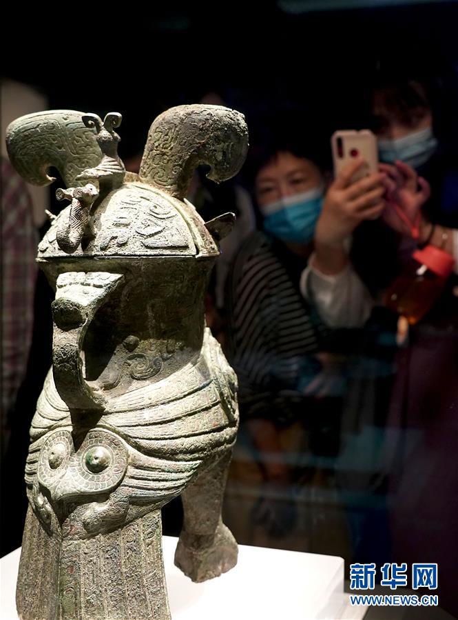 （文化視點&middot;聽文物講故事&middot;圖文互動）（2）國寶婦好鸮尊：三千年前的&ldquo;私人定制&rdquo;