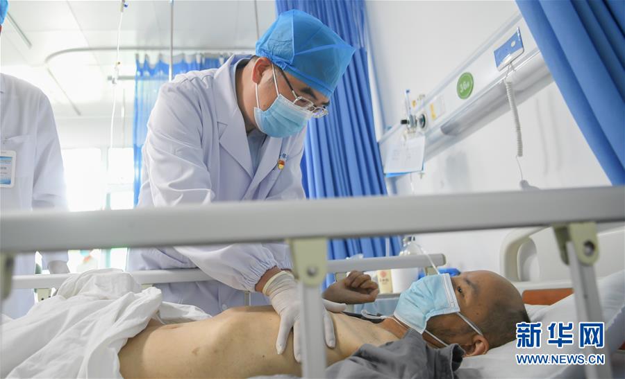 （抗疫先進事跡&middot;圖文互動）（4）張定宇：疫情&ldquo;暴風眼&rdquo;里，&ldquo;漸凍&rdquo;之軀與時間賽跑