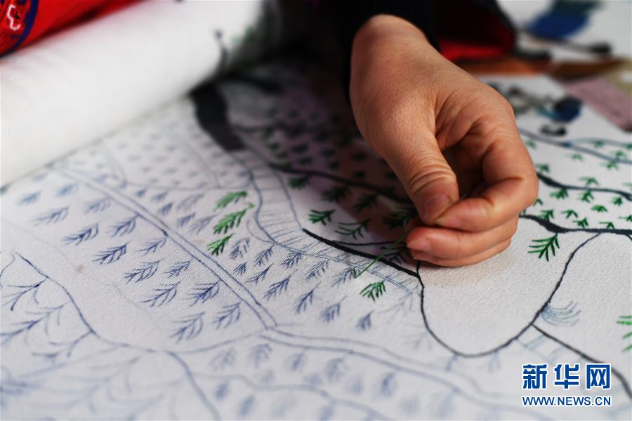 （兩會人物&middot;圖文互動）（2）帶娃、賺錢兩不誤&mdash;&mdash;一位農民工代表眼中的脫貧新工作