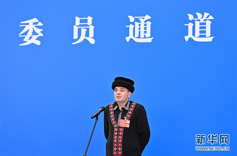 （兩會&middot;XHDW）（6）接受采訪