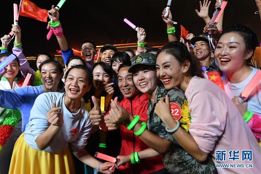 （新華全媒頭條&middot;圖文互動）（9）彩云長在有新天&mdash;&mdash;黨的十九大以來以習近平同志為核心的黨中央關心推進宣傳思想工作紀實