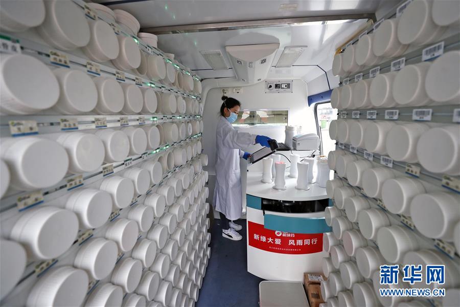 （在習近平新時代中國特色社會主義思想指引下&mdash;&mdash;新時代新作為新篇章&middot;習近平總書記關切事&middot;圖文互動）（1）高擎利劍驅疫魔&mdash;&mdash;科研攻關助力湖北戰&ldquo;疫&rdquo;記