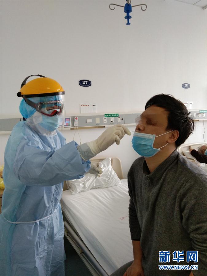 （在習近平新時代中國特色社會主義思想指引下&mdash;&mdash;新時代新作為新篇章&middot;習近平總書記關切事&middot;圖文互動）（1）口罩擋不住你的美&mdash;&mdash;戰&ldquo;疫&rdquo;一線巾幗掠影