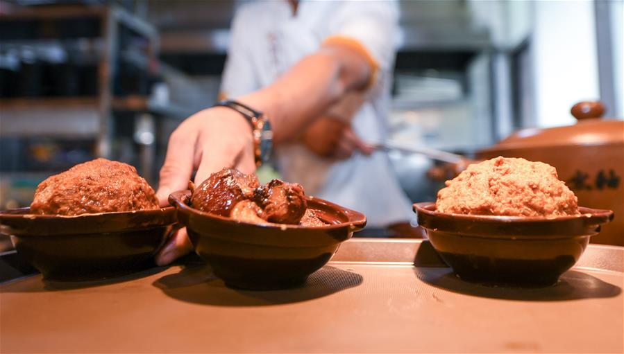 （在習近平新時代中國特色社會主義思想指引下&mdash;&mdash;新時代新作為新篇章&middot;習近平總書記關(guān)切事&middot;圖文互動）（2）讓&ldquo;舌尖上的節(jié)約&rdquo;成為習慣&mdash;&mdash;全社會營造浪費可恥、節(jié)約為榮的氛圍掃描