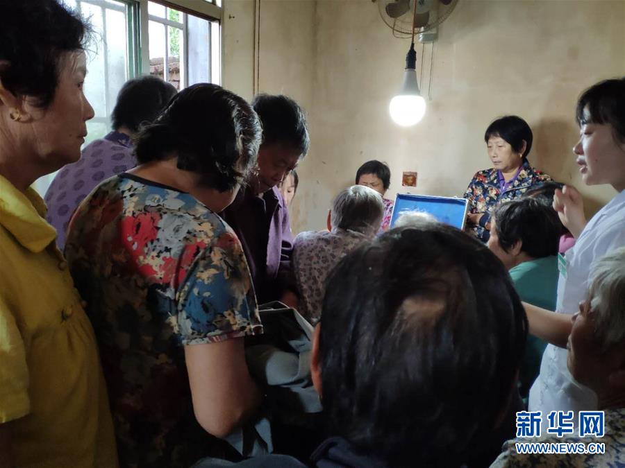 （總書記推動的改革身邊事&middot;醫療改革篇&middot;圖文互動）（2）特寫：&ldquo;坐堂醫生&rdquo;變身&ldquo;健康管家&rdquo;&mdash;&mdash;一個鄉鎮家庭醫生團隊的診療記錄