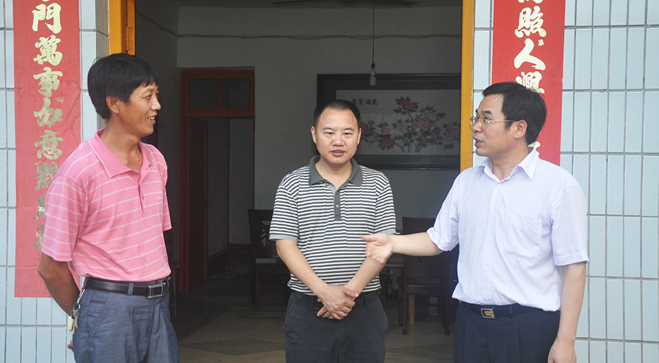 他對群眾好 群眾跟他親&mdash;&mdash;追記獻身羅霄山區脫貧攻堅事業的湖南炎陵縣委原書記黃詩燕