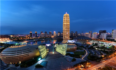 馬拉松城市觀察| 一場馬拉松，讓鄭州這個龍頭高高揚(yáng)起