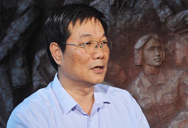 我們把黨的政治優(yōu)勢(shì)和現(xiàn)代企業(yè)制度優(yōu)勢(shì)結(jié)合起來(lái)，建立完善決策、執(zhí)行、監(jiān)督三個(gè)體系。