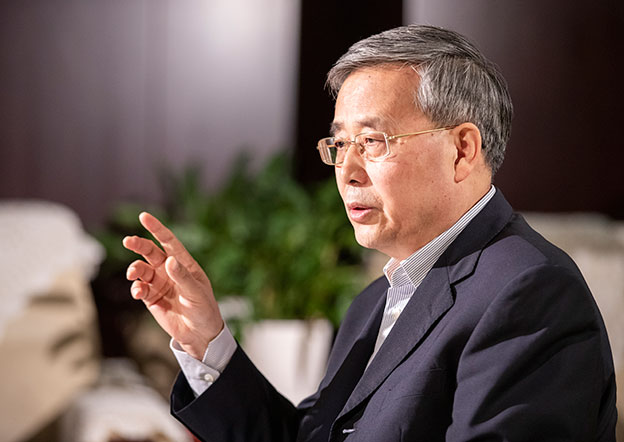 爭(zhēng)取三年以后，銀行業(yè)對(duì)民營(yíng)企業(yè)的貸款占新增公司類貸款的比例不低于50%