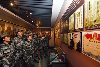 新華社評論員：抓住&ldquo;關鍵少數&rdquo; 發(fā)揮表率作用