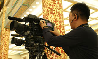 記者在新聞發(fā)布會(huì)現(xiàn)場