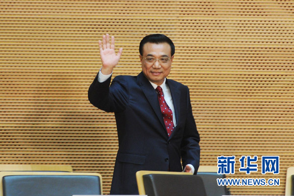 5月5日，中國國務(wù)院總理李克強(qiáng)在位于亞的斯亞貝巴的非洲聯(lián)盟總部發(fā)表題為《開創(chuàng)中非合作更加美好的未來》的演講。 新華社記者 謝環(huán)馳 攝 