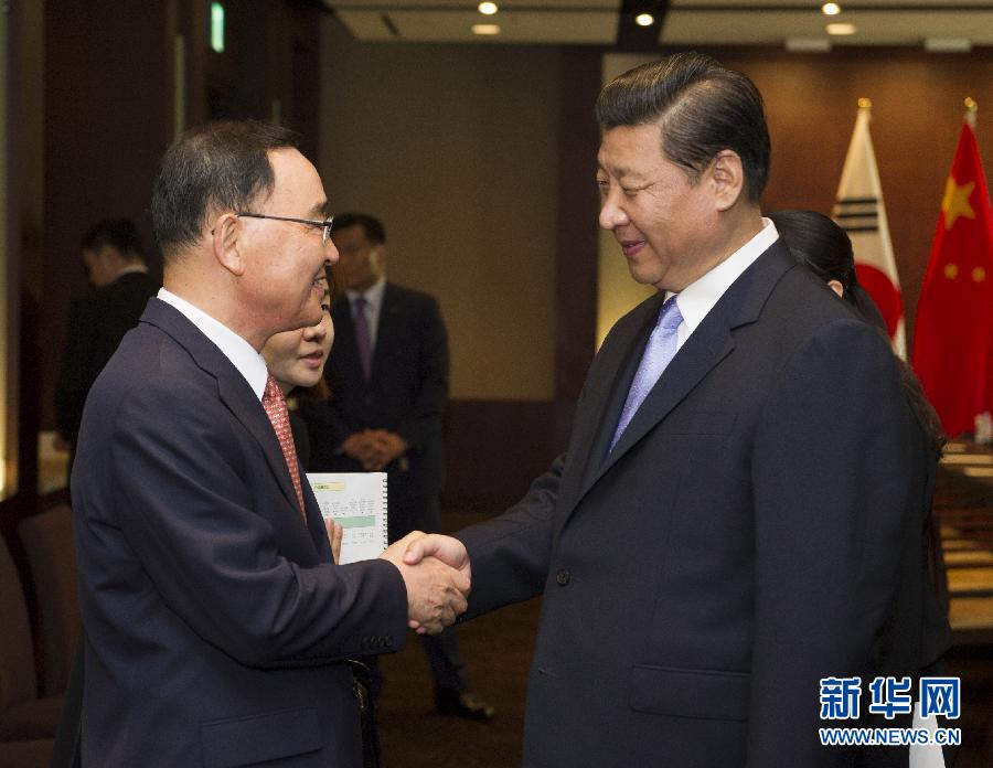 7月4日，國家主席習(xí)近平在首爾會(huì)見韓國總理鄭烘原。 新華社記者謝環(huán)馳攝  