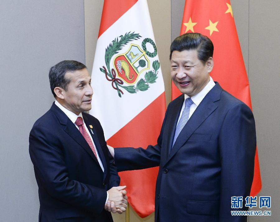 7月16日，國家主席習近平在巴西首都巴西利亞會見秘魯總統烏馬拉。新華社記者 劉建生 攝 