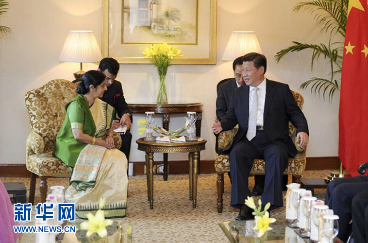 9月18日，國(guó)家主席習(xí)近平在新德里會(huì)見(jiàn)印度外長(zhǎng)斯瓦拉杰。新華社記者 張鐸 攝