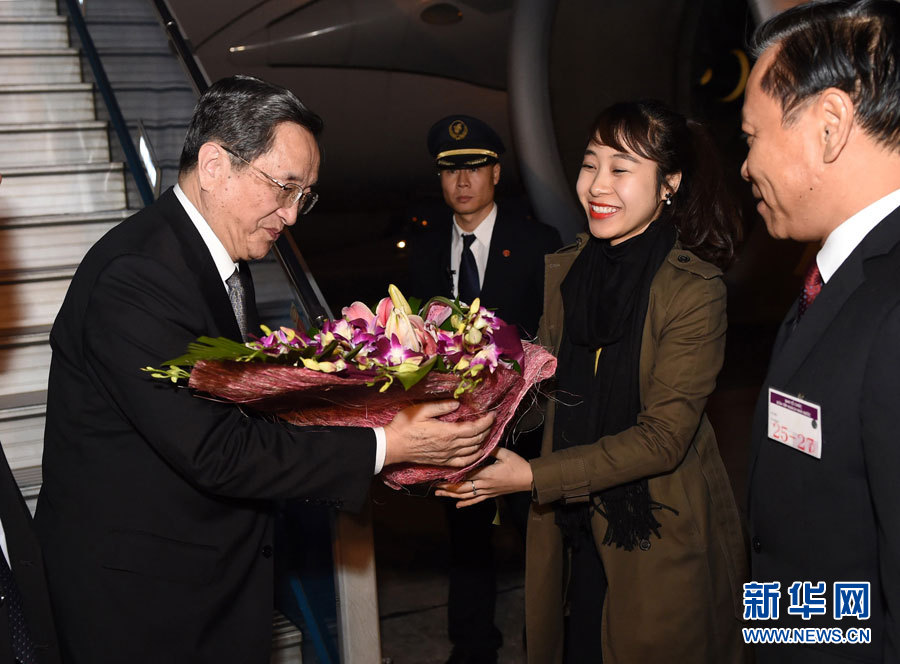 12月25日至27日，中共中央政治局常委、全國政協(xié)主席俞正聲對越南進(jìn)行正式訪問。這是12月25日，俞正聲抵達(dá)河內(nèi)，開始對越南進(jìn)行正式訪問。 新華社記者馬占成攝