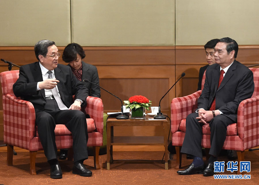 12月25日至27日，中共中央政治局常委、全國政協(xié)主席俞正聲對越南進(jìn)行正式訪問。這是12月25日，俞正聲在河內(nèi)會見越共中央書記處常務(wù)書記黎鴻英。 新華社記者劉建生攝