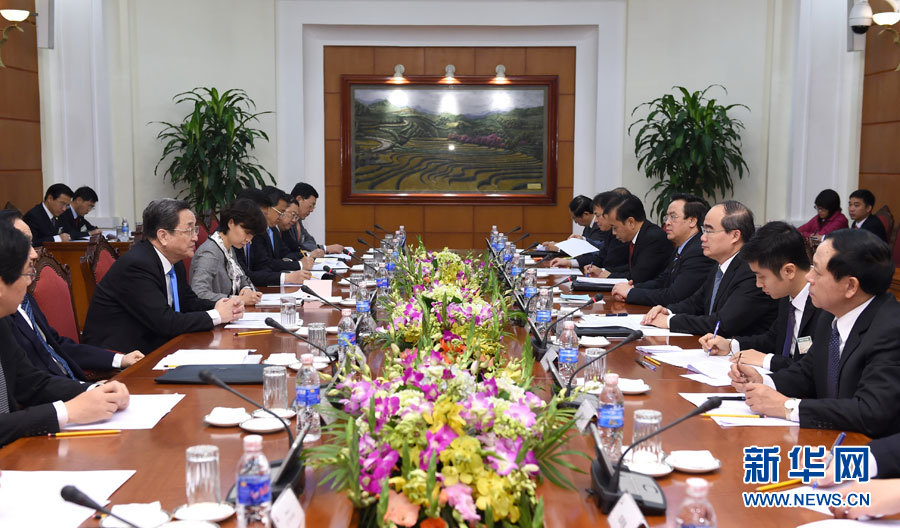 12月25日至27日，中共中央政治局常委、全國政協(xié)主席俞正聲對越南進(jìn)行正式訪問。這是12月26日，俞正聲在河內(nèi)與越南祖國陣線主席阮善仁舉行會談。 新華社記者馬占成攝