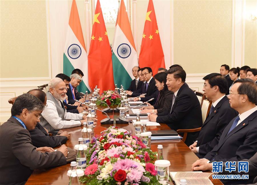 6月23日,國家主席習近平在烏茲別克斯坦塔什干會見印度總理莫迪。新華社記者 饒愛民攝 6月23日,國家主席習近平在烏茲別克斯坦塔什干會見印度總理莫迪。新華社記者 饒愛民攝