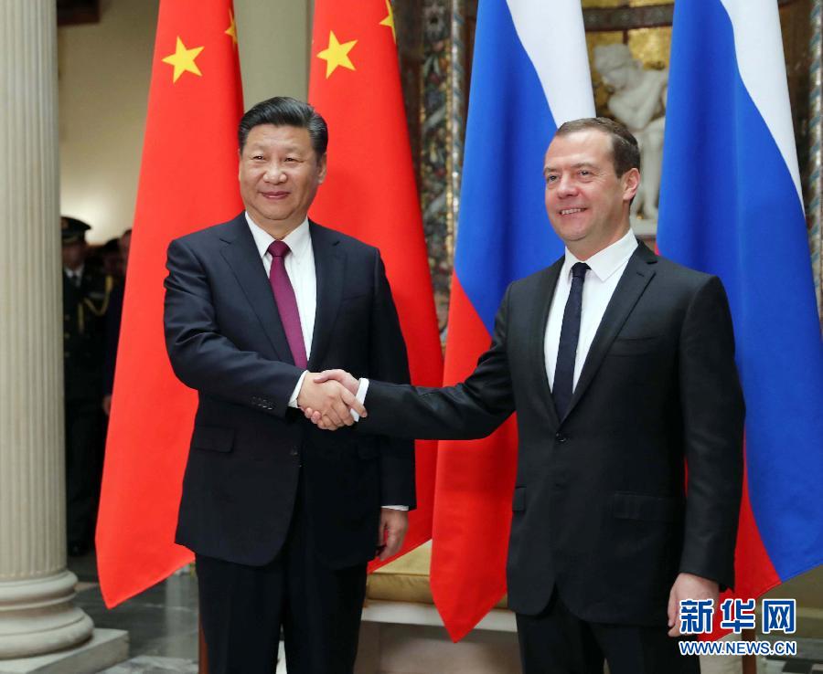 7月4日，國家主席習(xí)近平在莫斯科會見俄羅斯總理梅德韋杰夫。新華社記者 劉衛(wèi)兵 攝