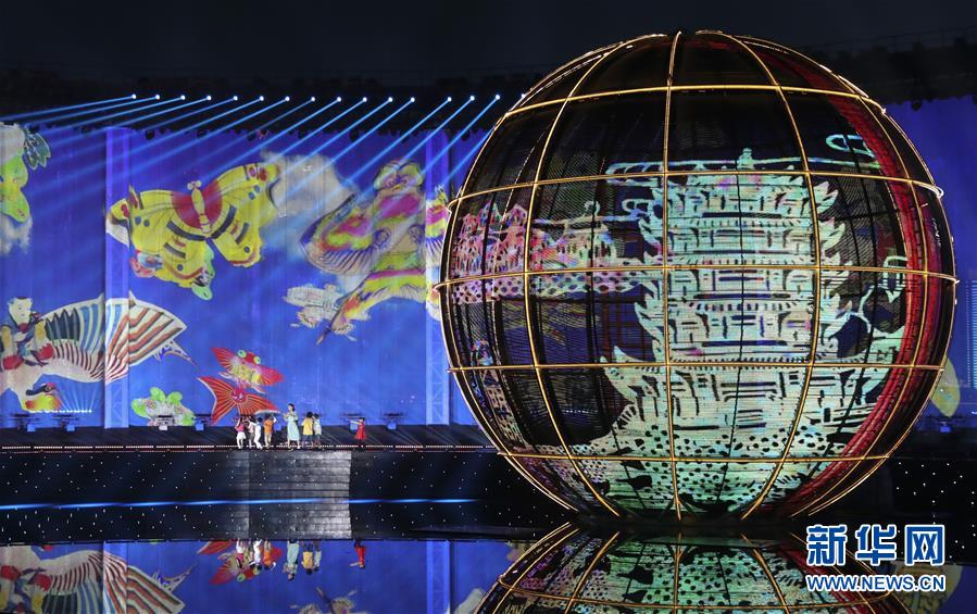 （新華全媒頭條&middot;上合青島峰會&middot;圖文互動）（3）攜手前進，開啟上合發展新征程 &mdash;&mdash;習近平主席主持上合組織青島峰會 并舉行系列活動紀實