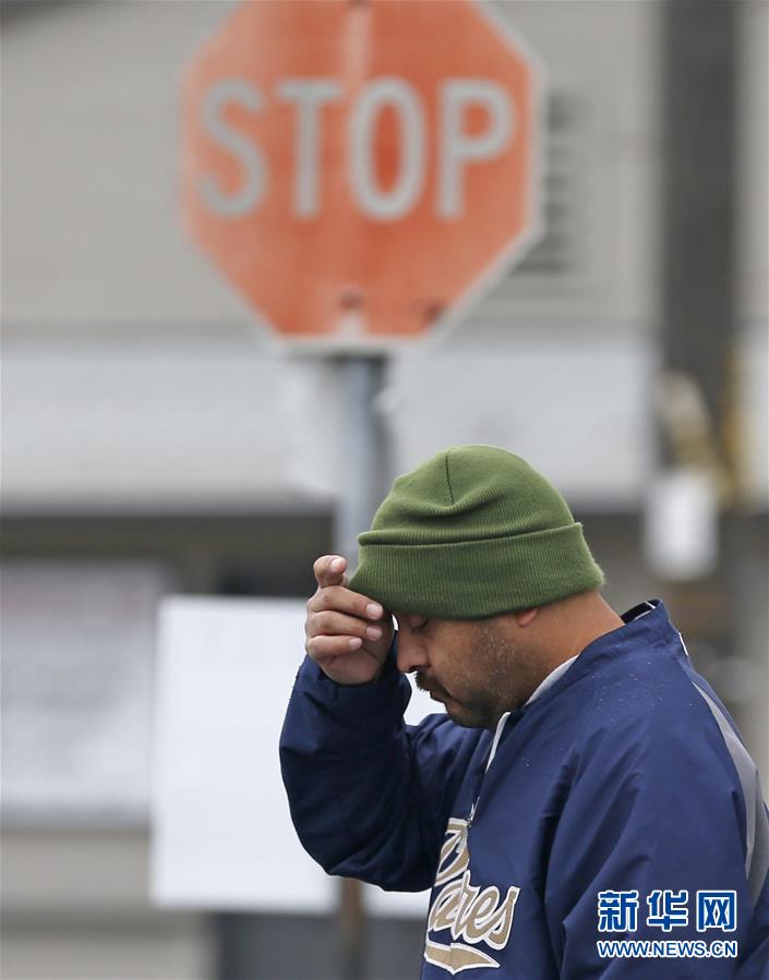 （國(guó)際&middot;圖文互動(dòng)）（5）通訊：&ldquo;根本沒有人在乎我們&rdquo;&mdash;&mdash;探訪美墨邊境墻邊的&ldquo;日工&rdquo;市場(chǎng)