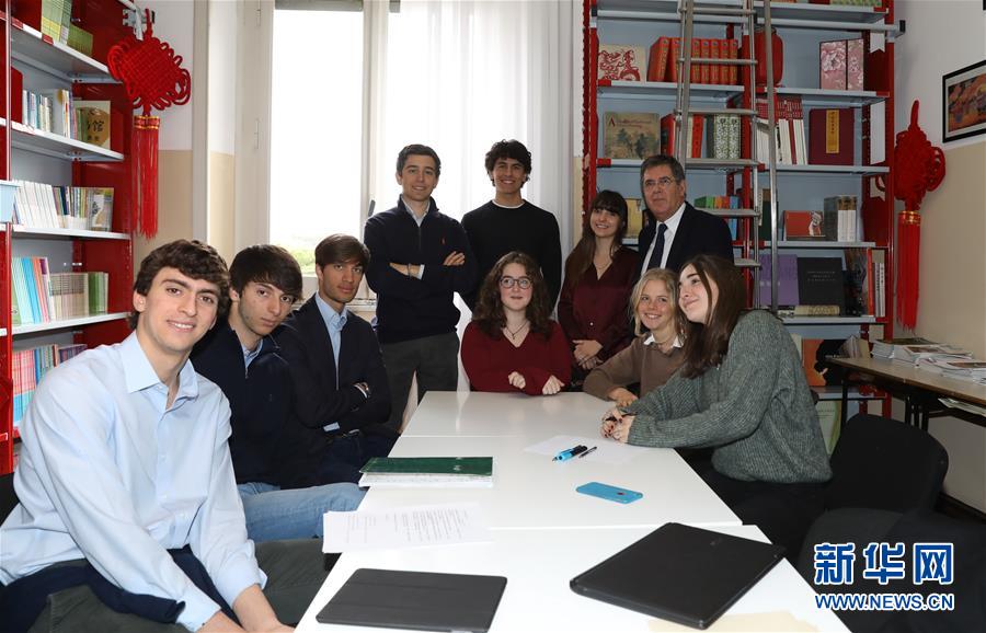 （國際&middot;出訪配合&middot;圖文互動）（1）通訊：我們的夢想里一定有中國&mdash;&mdash;意大利羅馬國立住讀學校師生熱議習近平主席回信