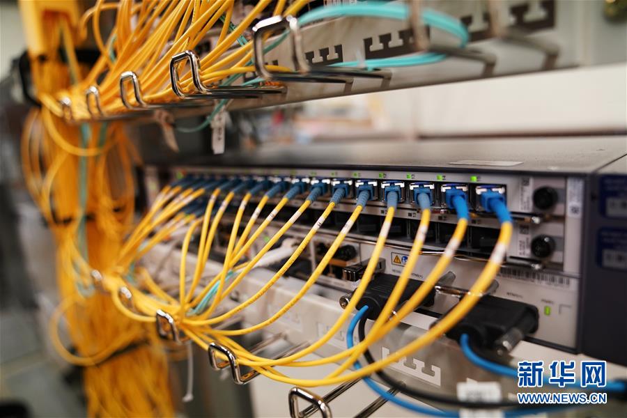 （國際&middot;圖文互動）（3）通訊：安全、好用、實惠&mdash;&mdash;美國電信運營商的華為親體驗