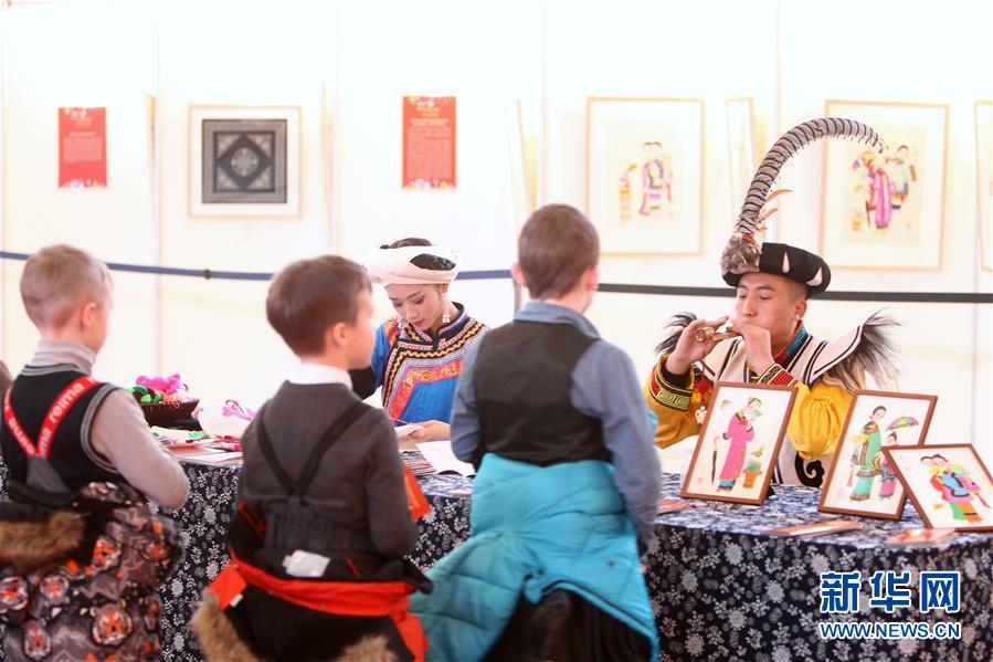 （新華全媒頭條&middot;出訪&middot;側記&middot;圖文互動）（4）你好老朋友！開啟新時代！&mdash;&mdash;習近平主席和普京總統(tǒng)引領中俄全面戰(zhàn)略協(xié)作伙伴關系邁入新時代