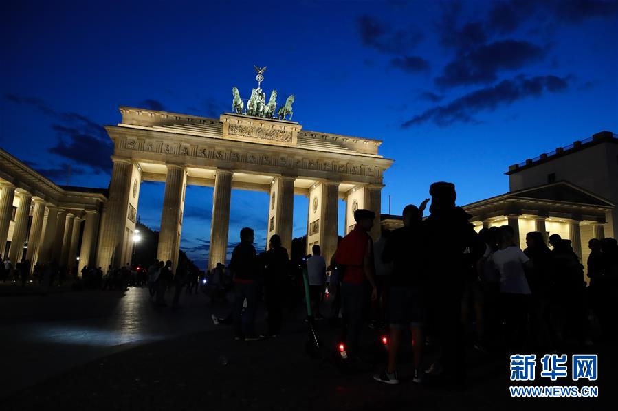 （國(guó)際）（7）德國(guó)柏林：夜來&ldquo;菩提樹下&rdquo;