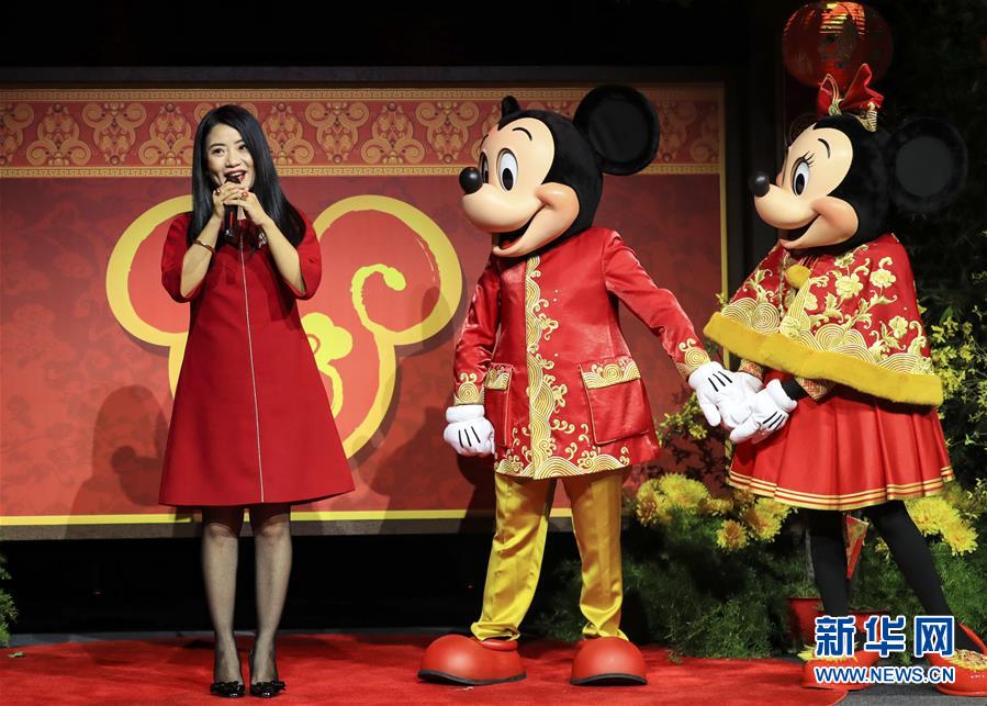 （國(guó)際&middot;圖文互動(dòng)）（4）通訊：美國(guó)迪士尼加州冒險(xiǎn)樂園紅紅火火迎鼠年