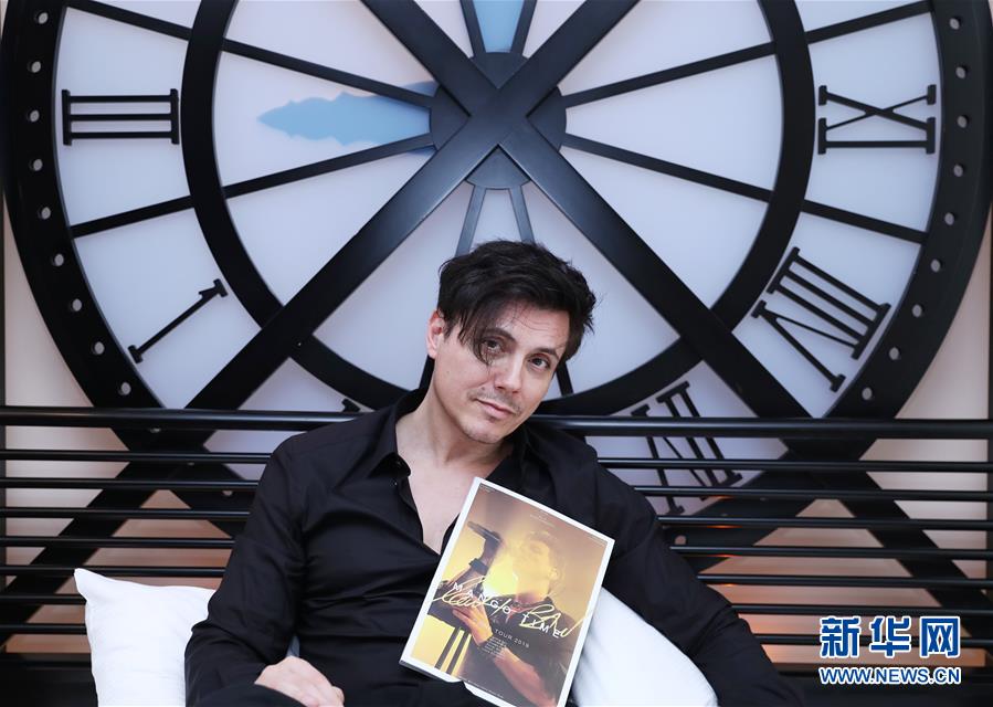 （國(guó)際&middot;圖文互動(dòng)）（1）通訊：手牽手，我們共同驅(qū)散陰霾&mdash;&mdash;法國(guó)音樂人創(chuàng)作抗疫歌曲背后的故事