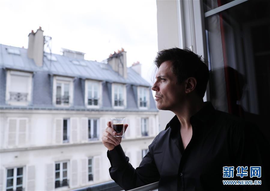 （國(guó)際&middot;圖文互動(dòng)）（5）通訊：手牽手，我們共同驅(qū)散陰霾&mdash;&mdash;法國(guó)音樂人創(chuàng)作抗疫歌曲背后的故事