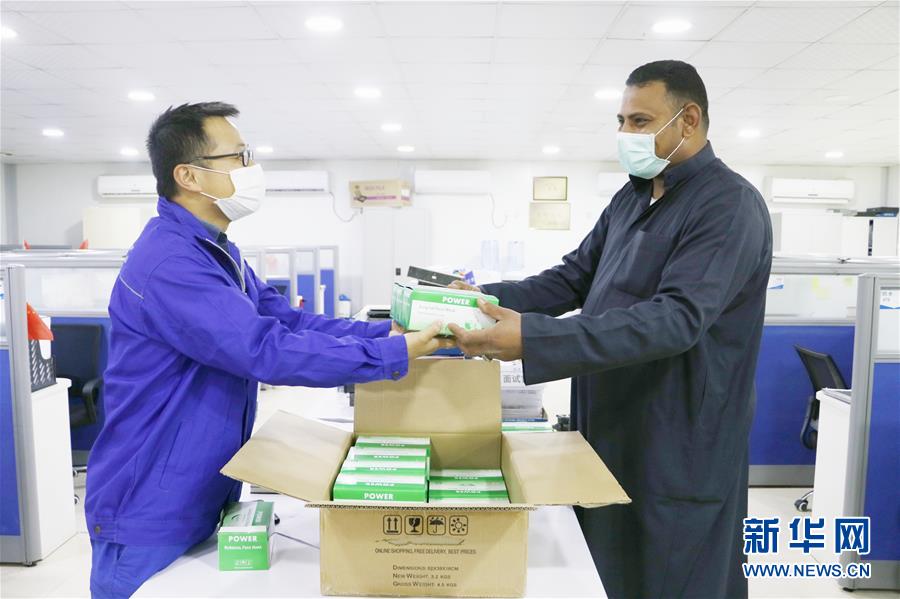 （國際疫情&middot;圖文互動）（3）通訊：防疫、生產(chǎn)兩不誤，沙漠現(xiàn)&ldquo;棋盤&rdquo;&mdash;&mdash;記中企承建科威特住房基建項目