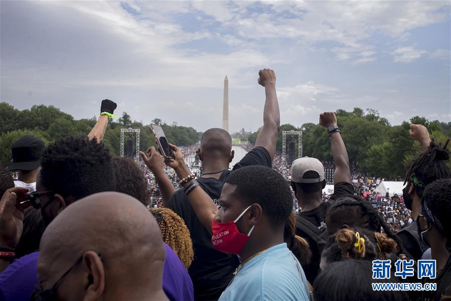 (國際)(2)美國民眾舉行反種族歧視和暴力執法大規模示威活動