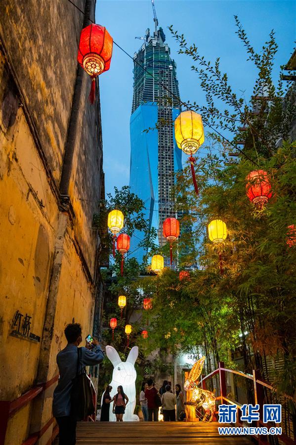 （國際&middot;圖文互動(dòng)）（1）玉兔花燈映照吉隆坡月夜