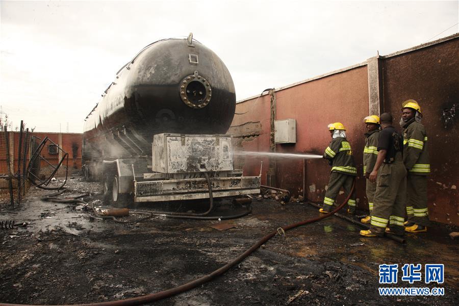 (國際·圖文互動)(3)尼日利亞南部一燃氣站爆炸致至少8人死亡