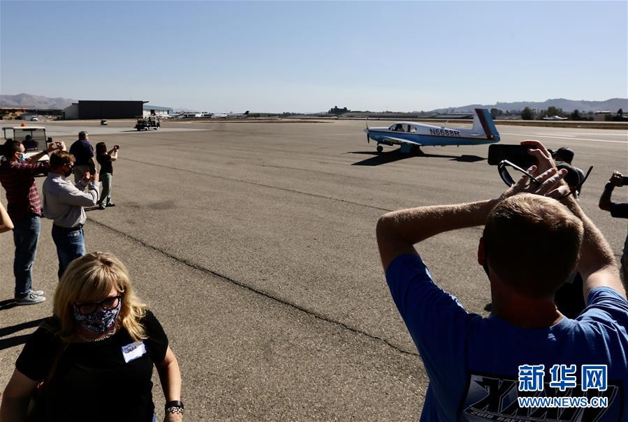 (國際·圖文互動)(4)“飛虎隊(duì)”百歲老兵駕機(jī)重上藍(lán)天