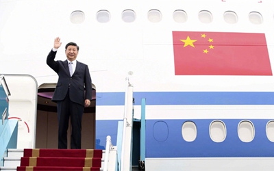 習(xí)近平抵達(dá)河內(nèi)開(kāi)始對(duì)越南社會(huì)主義共和國(guó)進(jìn)行國(guó)事訪(fǎng)問(wèn)