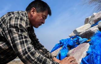 草原上的&ldquo;書(shū)敖包&rdquo;