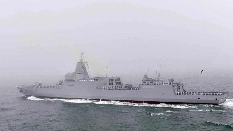 &ldquo;南昌&rdquo;號導彈驅(qū)逐艦接受檢閱